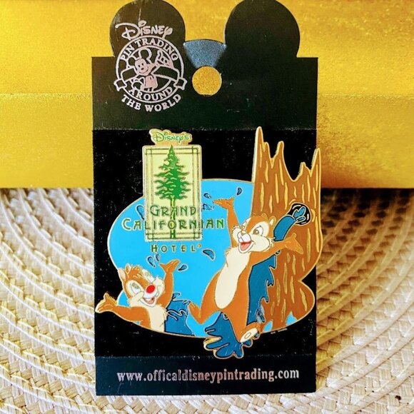 Disney Grand Californian Chip and Dale 2003 Vintage Pin - Picture 1 of 2